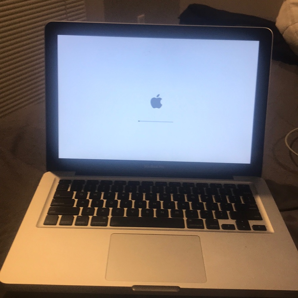 Apple MacBook